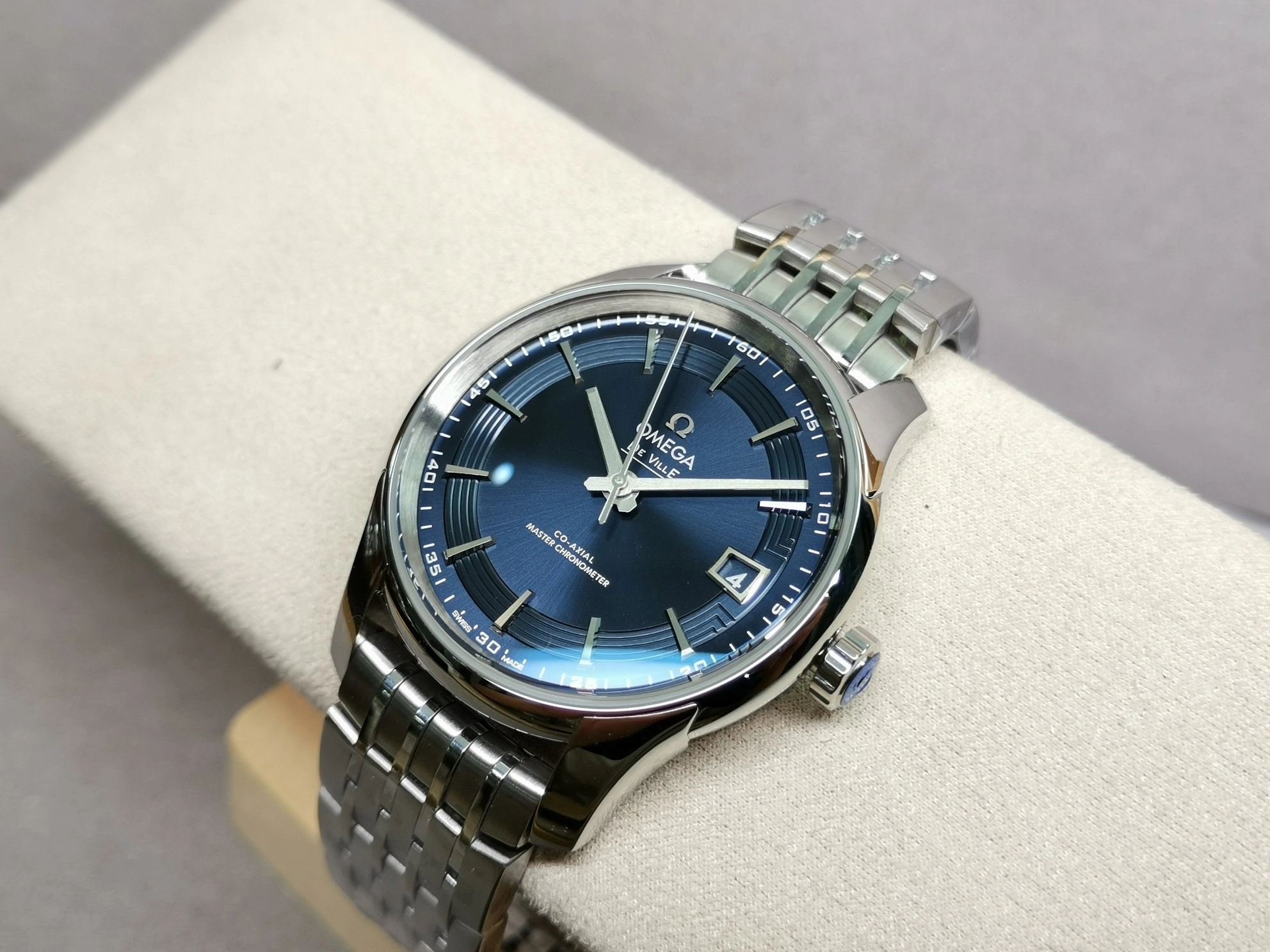 Refined CBD Factory Omega De Ville Hour Vision 41mm Blue Dial (431.33.41.21.03.001) 1:1 Super Clone – DD8500 Movement 336
